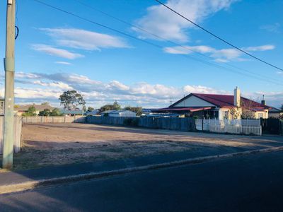 12 Cook Crescent, Mayfield