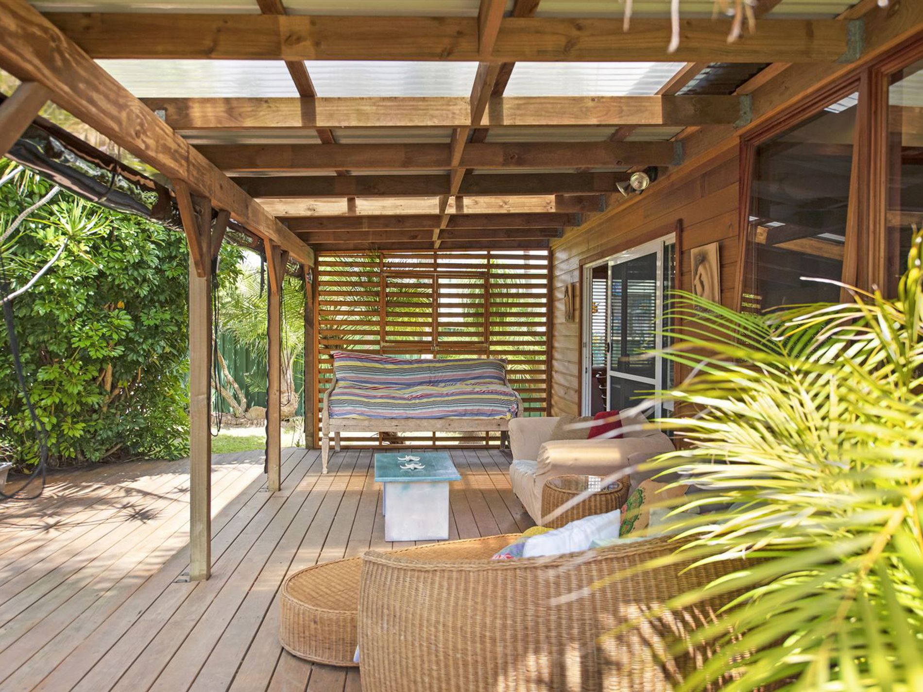 76 Princes Highway, Lake Tabourie