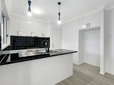 22 McInnes Crescent, Glenvale