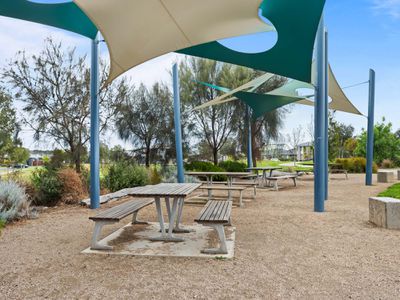 11 Spirit Crescent, Armstrong Creek
