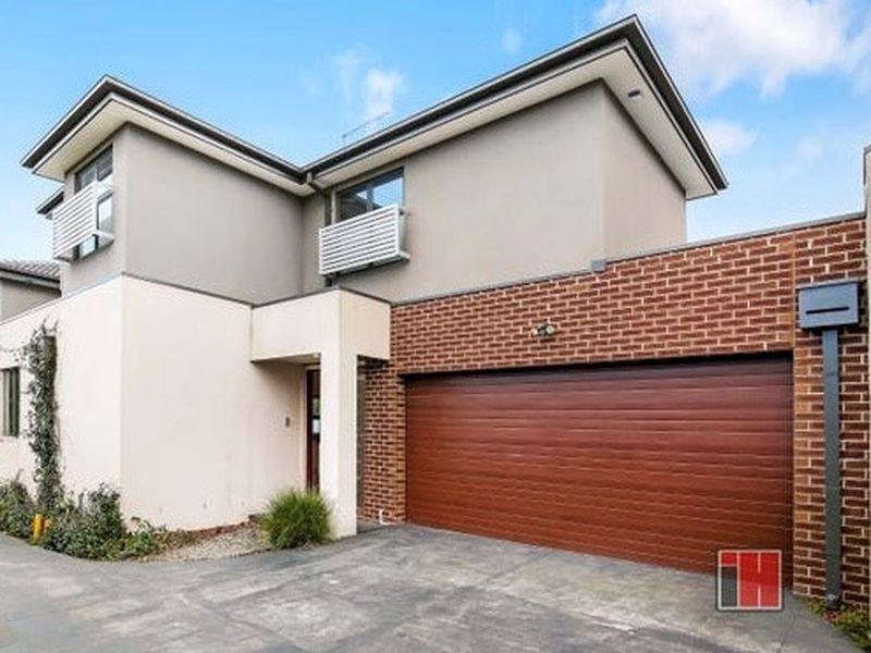 2 / 4 Fortune Street, Box Hill North