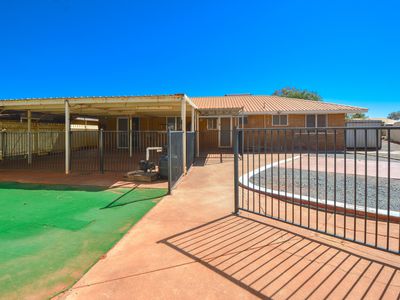 4 Yanderra Crescent, South Hedland