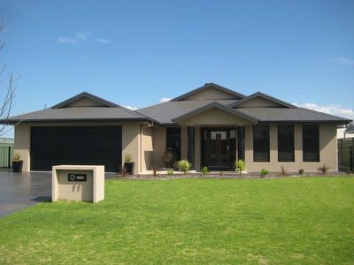 11 Azure Avenue, Dubbo