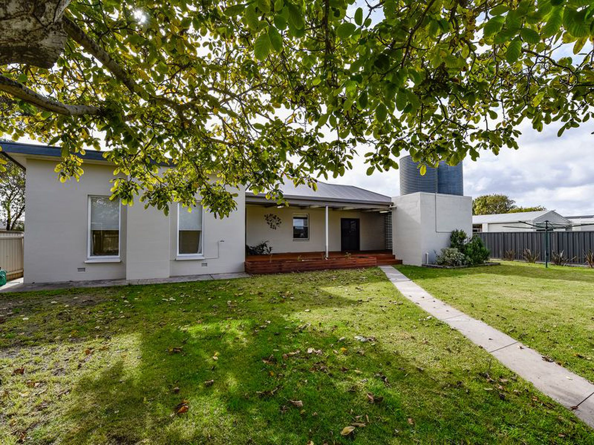 27 Main Street, Millicent