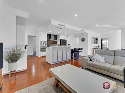 11 The Grandstand, Harrisdale