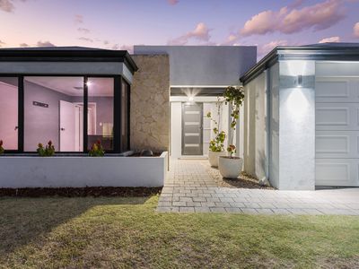 64 Hillhouse Way, Piara Waters