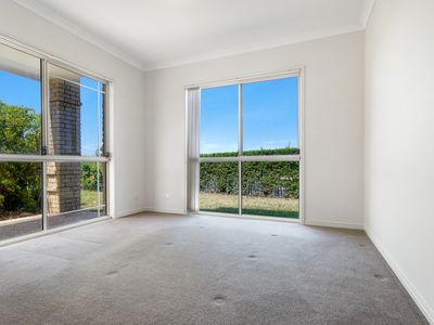 18 Kingshand Drive, Murrumba Downs