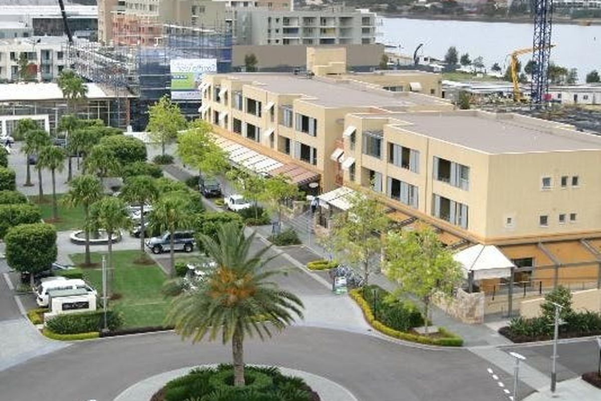 4  Stromboli Strait , Wentworth Point