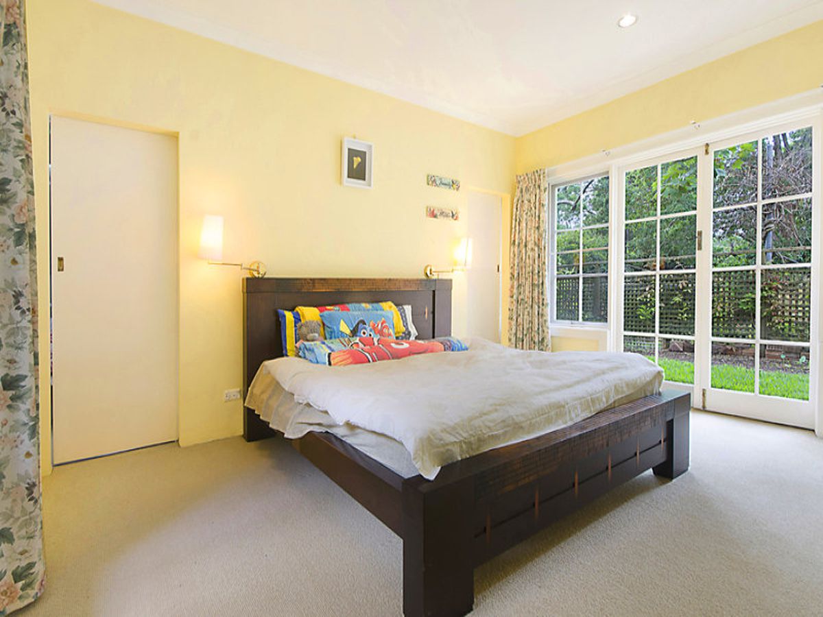 82 Eastern Rd, Turramurra
