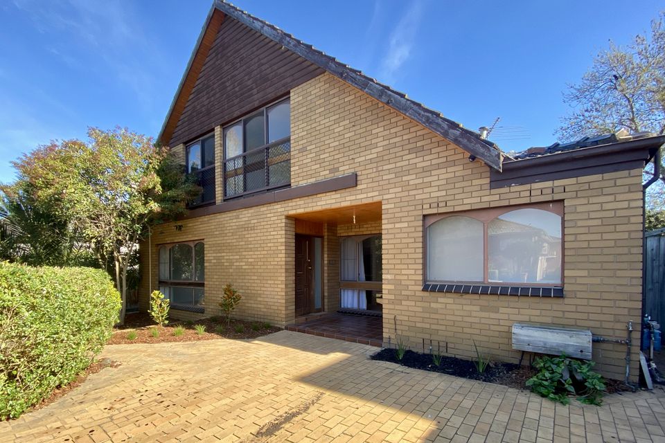 24 Malvern Grove , Caulfield North