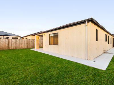 5 Amalgam Avenue, Fraser Rise