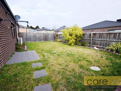 11 McMahon Avenue, Cranbourne North