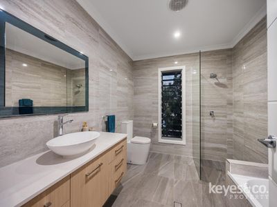 24 The Point, Castle Hill
