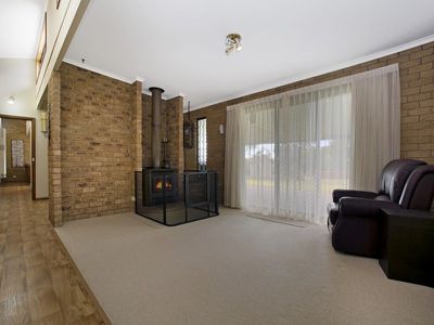 4 Karula Close, Kangaroo Flat