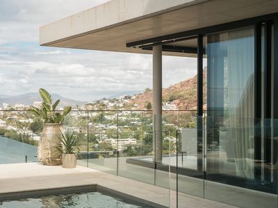 1 Balmoral Drive, Castle Hill