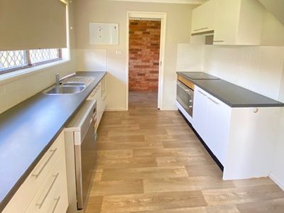 2 / 7 Forrest Crescent, Dubbo