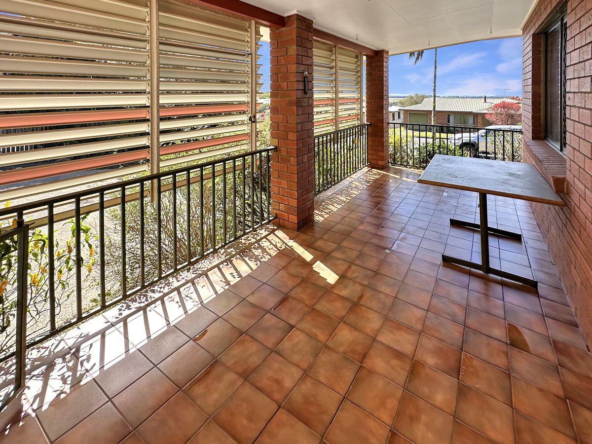 21 Crouch Avenue, Atherton