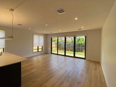 13 Anton Grove, Flemington