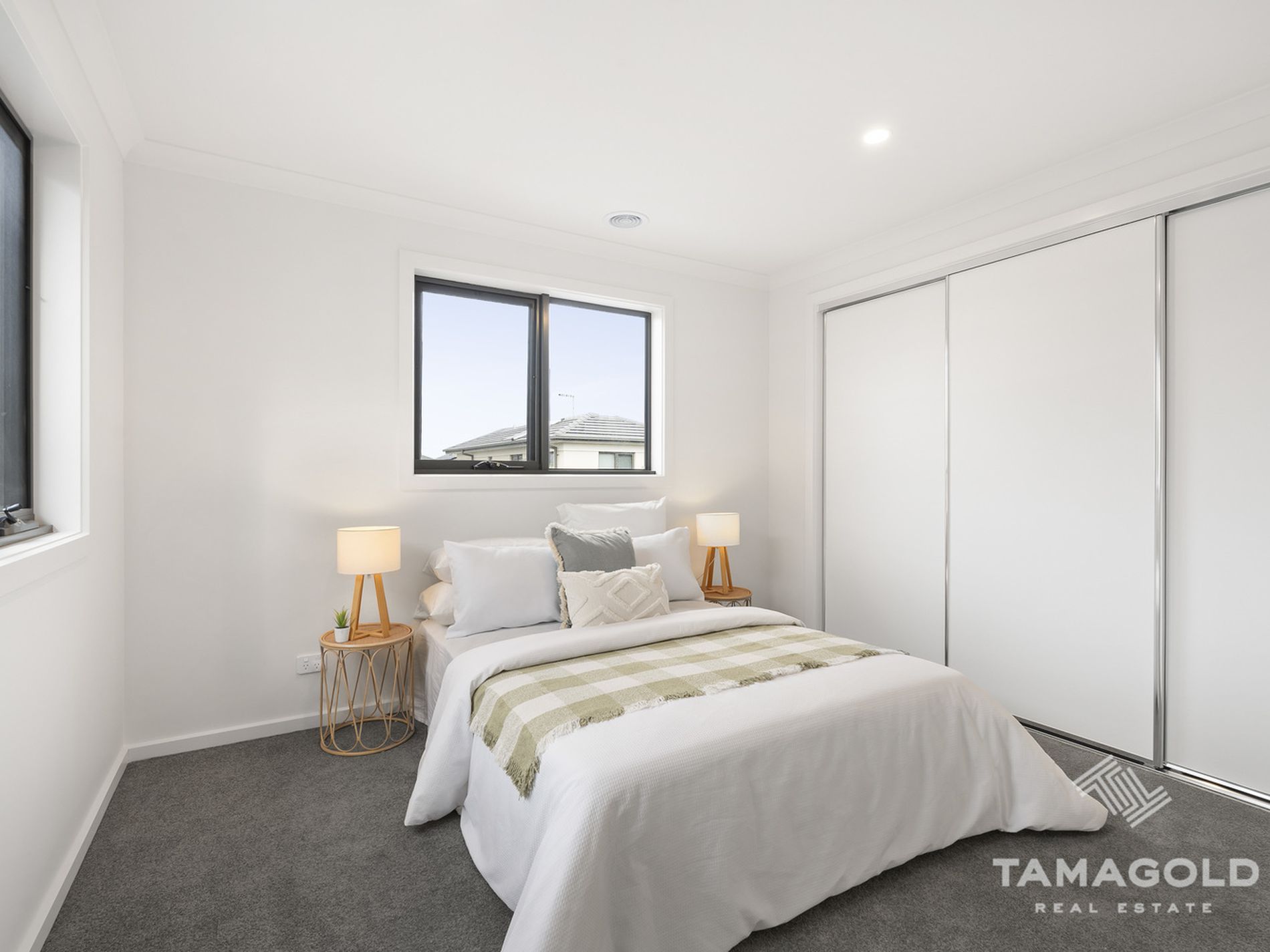 32 CRICKLEWOOD CIRCUIT, Narre Warren