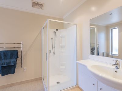 16 Saddleback Road, Todds Valley