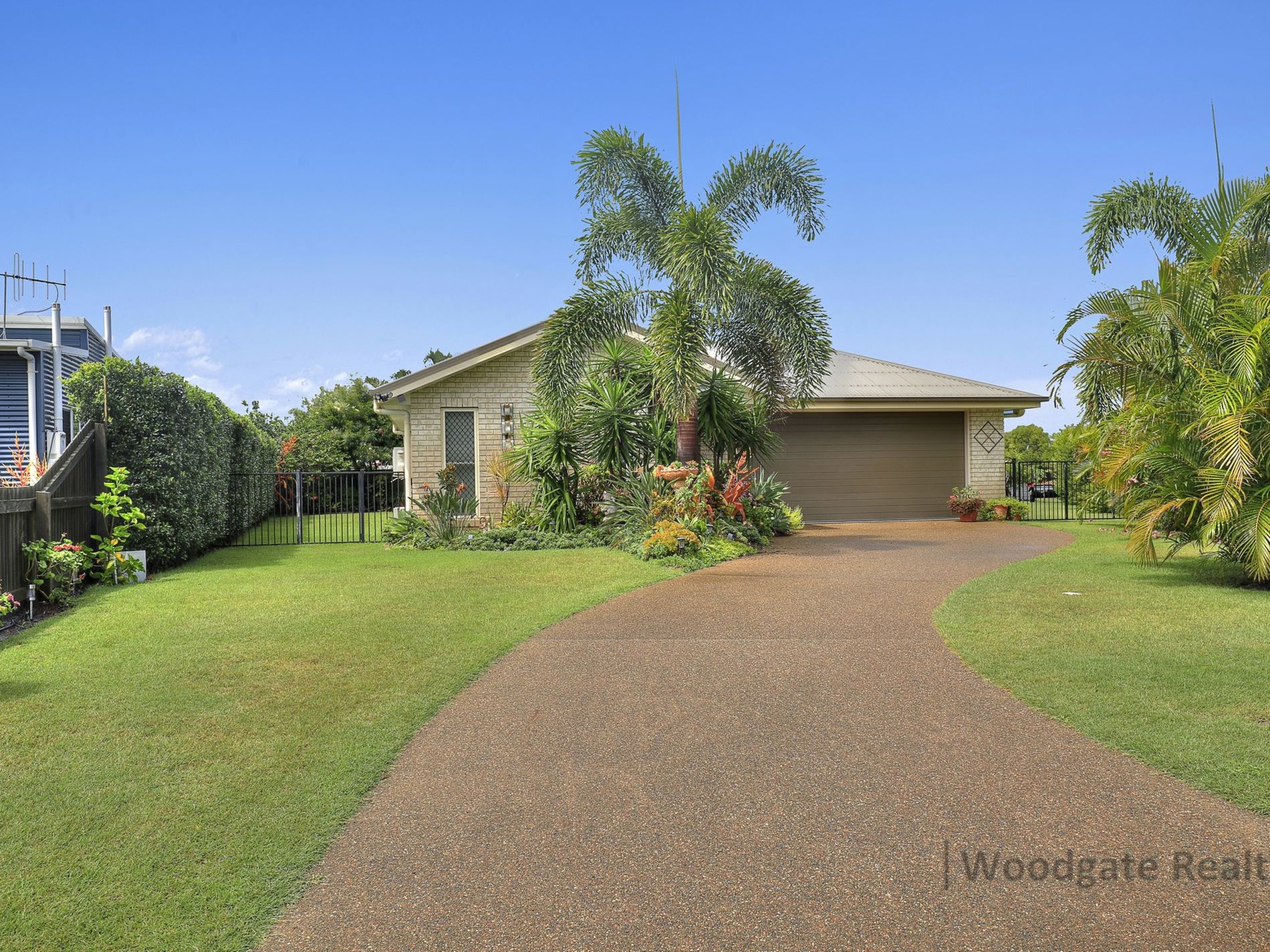 16 Sunset Avenue, Woodgate