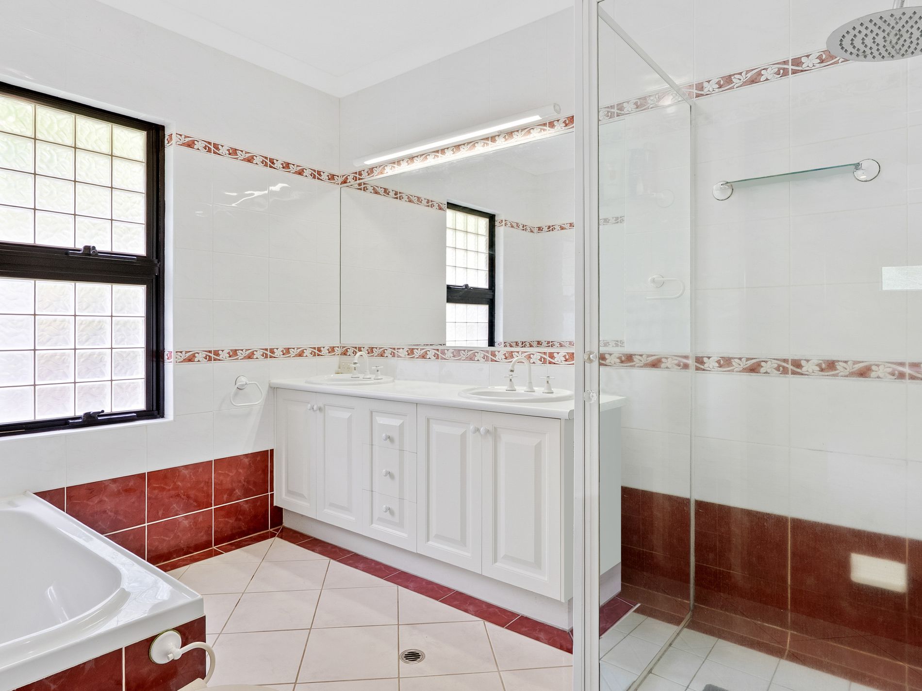 22 Pheasant Street, Bayview Heights