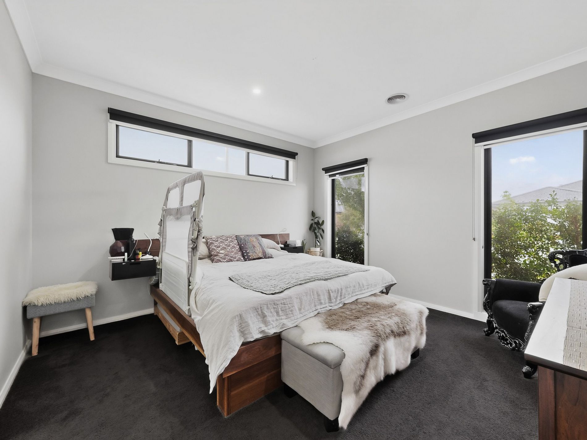 9 Kallista Circuit, Officer