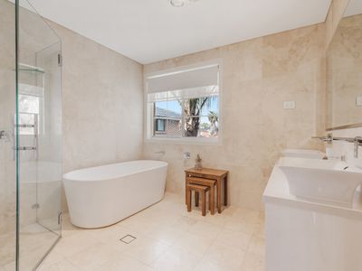 64 Greenway Drive, West Hoxton