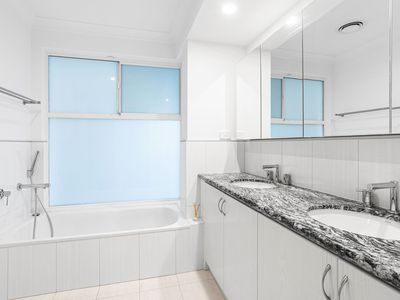 31 Simmonds Parade, Winthrop