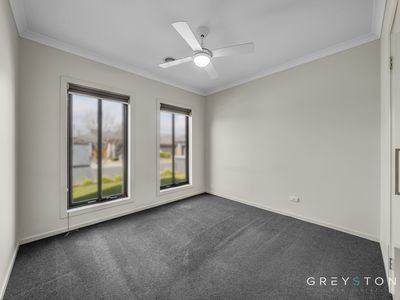 10 Caro Way, Fraser Rise
