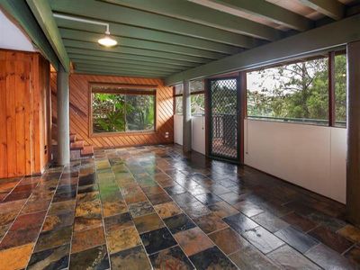 6 Ashley Ave, Farmborough Heights