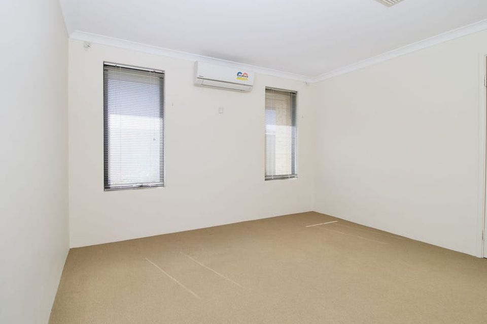24 Almond Avenue , Shoalwater