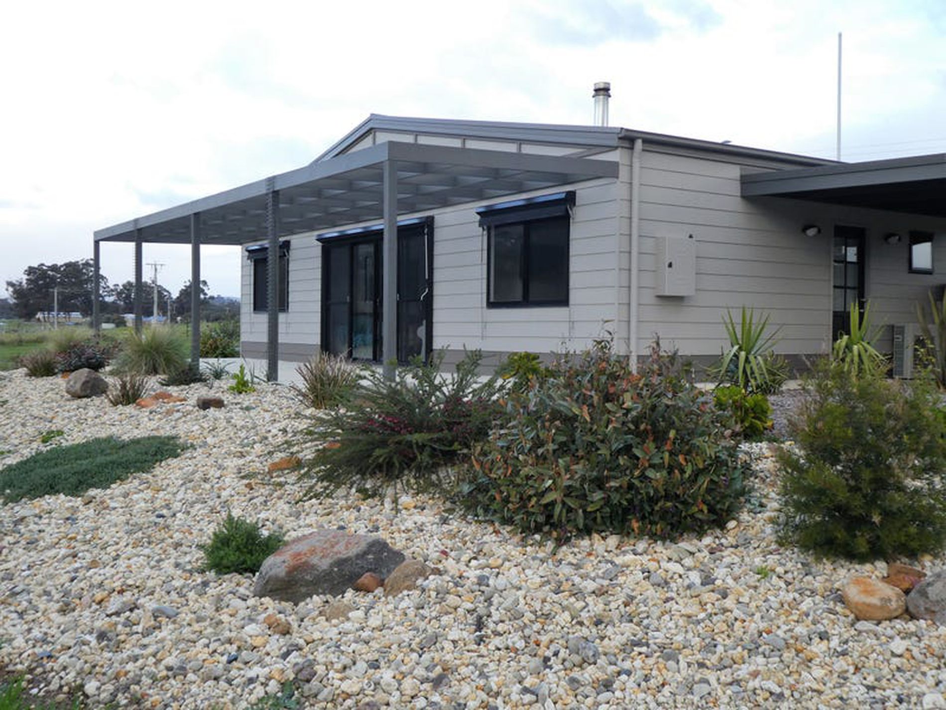 1 Red Box Ct, Seymour