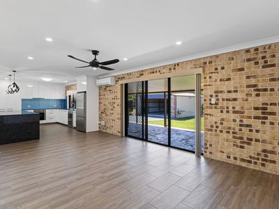 10-12 Mulligan Crescent, Elimbah