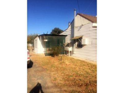 213 Strachan Place, Hay