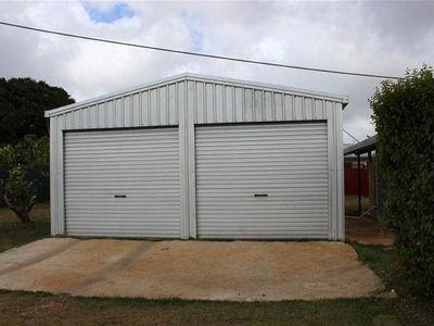 102 Planet Avenue, Atherton