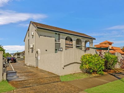 11 / 211 Lake Street, Cairns City