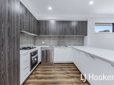 2 / 36 Chomley Street, Cranbourne