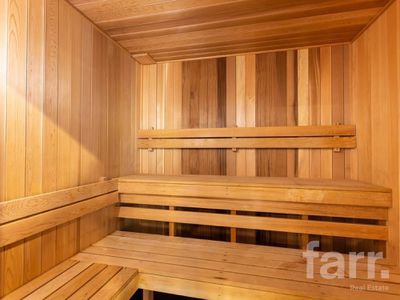 1101 / 4 Como Crescent, Southport