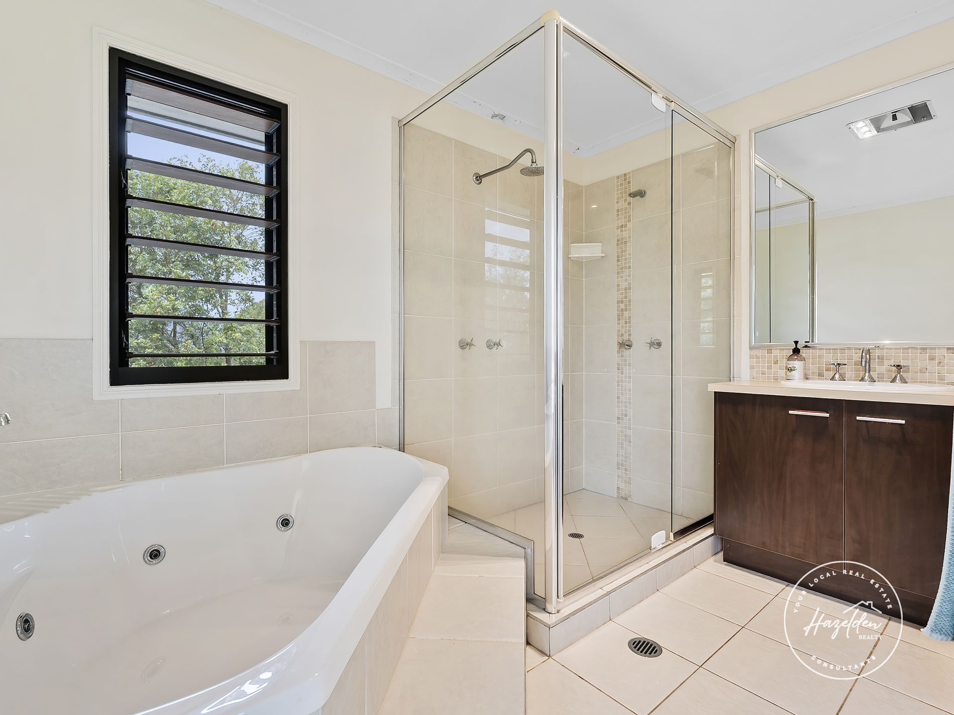 114 Pikes Road, Glass House Mountains