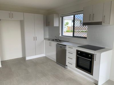 1 / 2 Herald Close, Kallangur