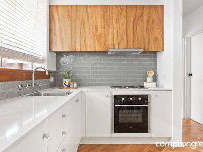 4 / 294 Nicholson Street, Seddon