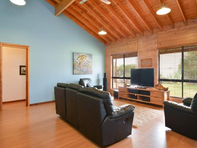 3 Emery Close, Broadwood