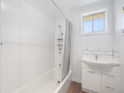 13 Hammond Avenue, George Town