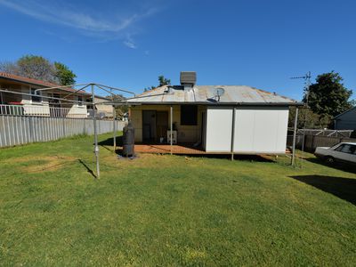 10 Gallop Avenue, Parkes