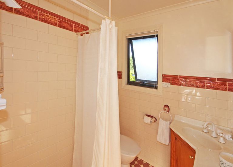 5 Neeangarra Crescent, Hallett Cove