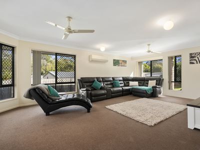 4 Rainbow Court, Glass House Mountains