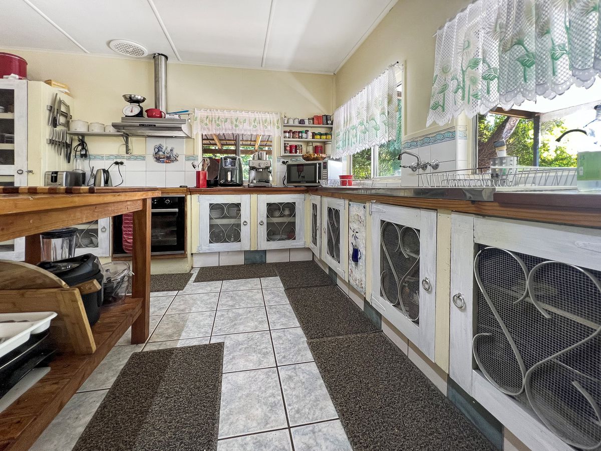 13 Panoramic Drive, Atherton