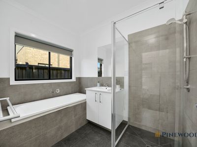 18 Respect Way, Tarneit