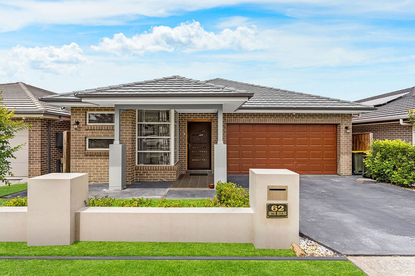 62 Fairbank Drive, GLEDSWOOD HILLS